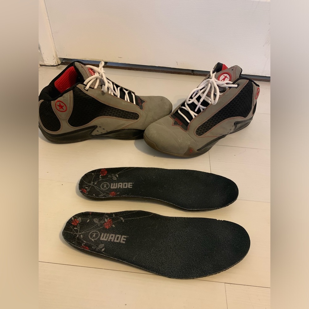 Dwayne wade Converse shoes